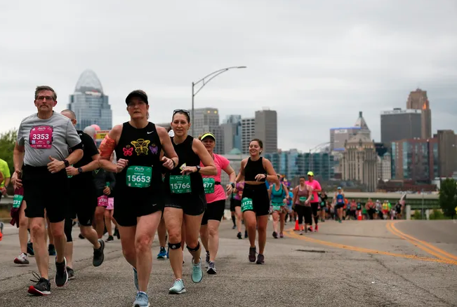 Cincinnati Flying Pig Marathon Runners