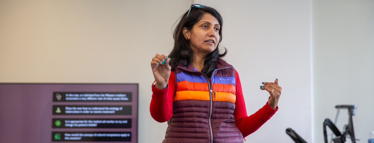 Priyanka Gudsoorkar, BDS, MBA, MPH, teaches an undergraduate global public health course. 