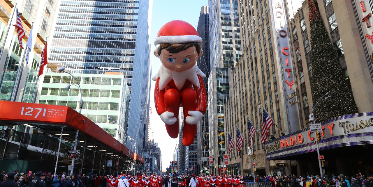 Elf on the Shelf ballon in the Macy's parade