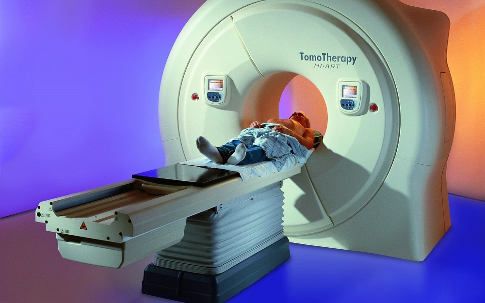 The TomoTherapy Hi-Art System combines the three-dimensional imaging of
computerized tomography X-ray scans with highly targeted radiation beams in a large treatment field. 