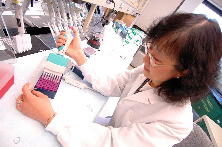 Shuk-Mei Ho, PhD, is an expert in hormonal carcinogenesis and proteomics. 