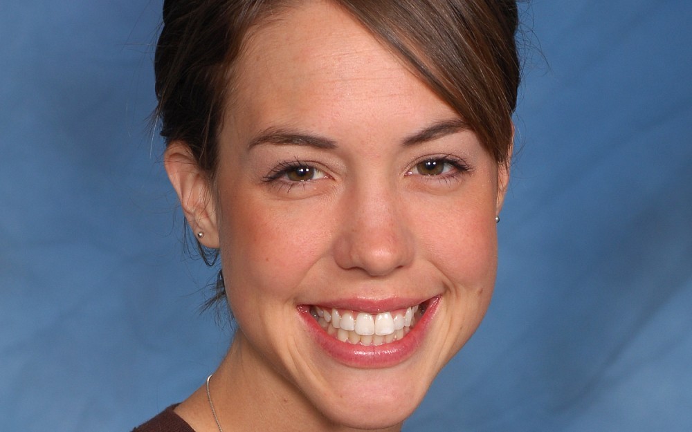 Third-year University of Cincinnati (UC) medical student Lauren Simendinger of Edgewood, Ky., is the 2010 recipient of the Charlotte R. Schmidlapp Scholarship.