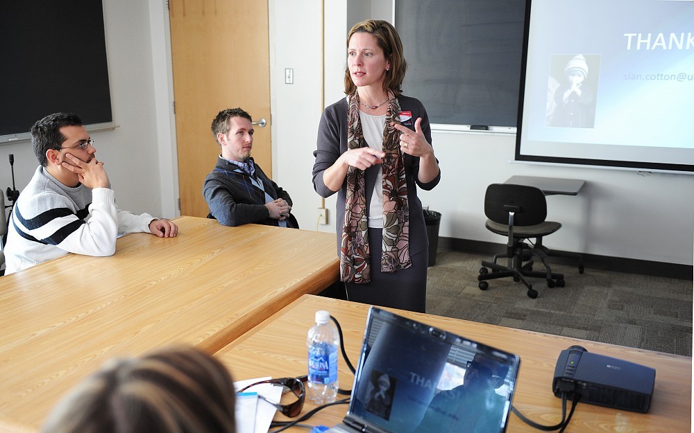 Sian Cotton, PhD, lectures during the complementary and alternative medicine elective for fourth-year medical students. 