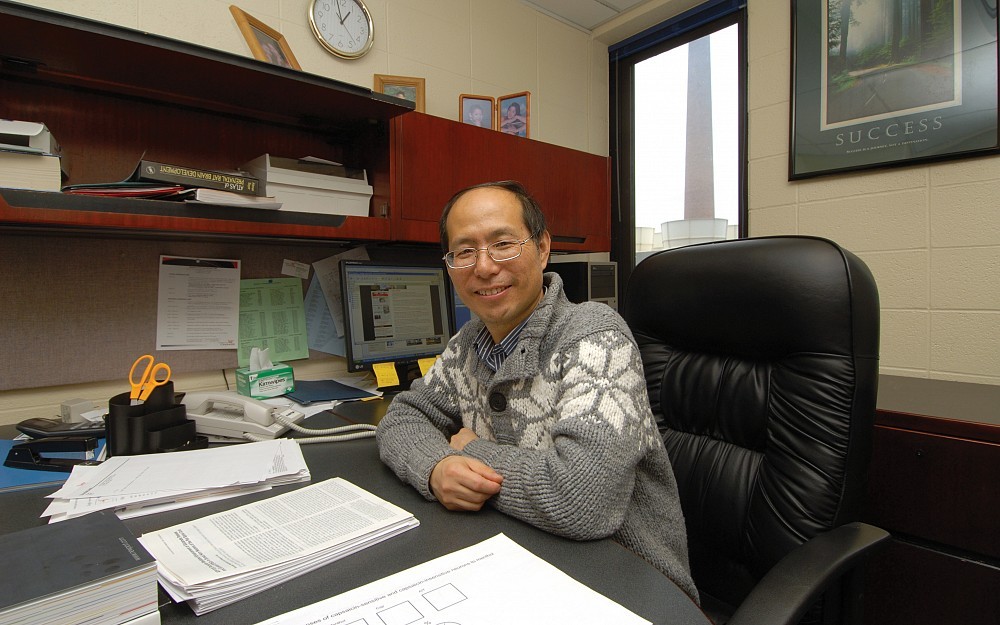 Jianguo Gu, PhD, is a pain management researcherand a professor in UCÂ s department of anesthesiology.